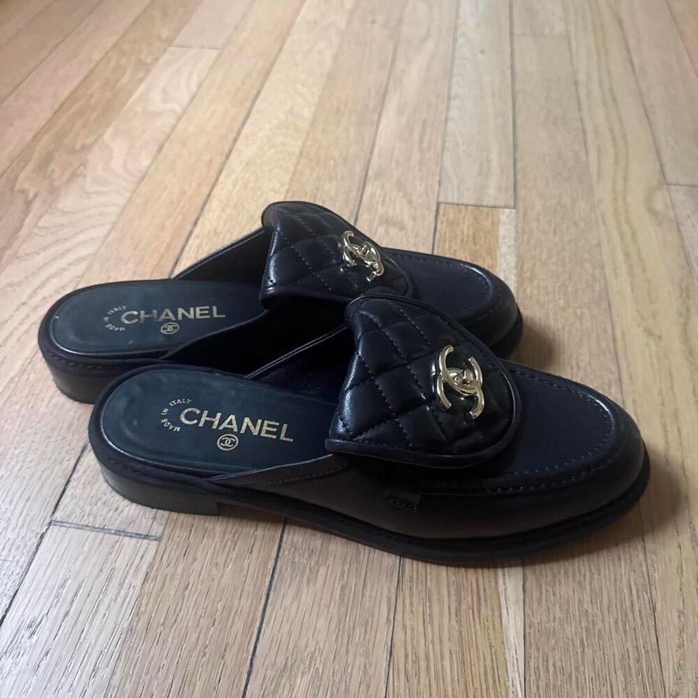 Chanel Women's Black Mules - Picture 3 of 5
